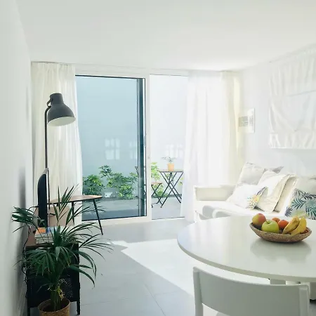 Diama 2. New! With Terrace, 1 Min Walk From The Beach *